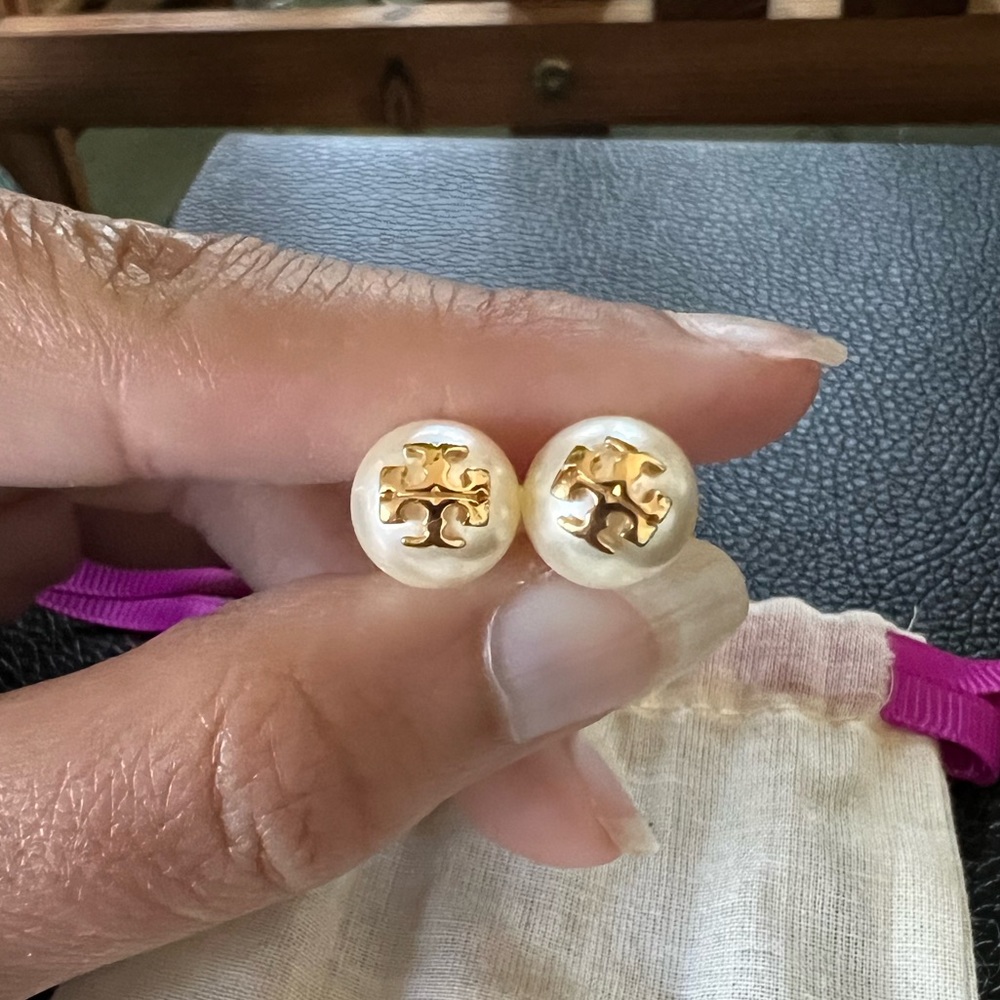 Tory Burch Pearl Studs